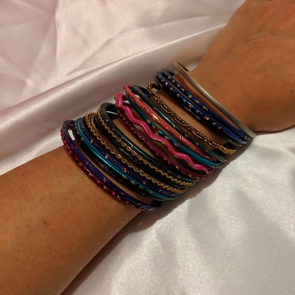 Bangle bracelets - Picture 2 of 2